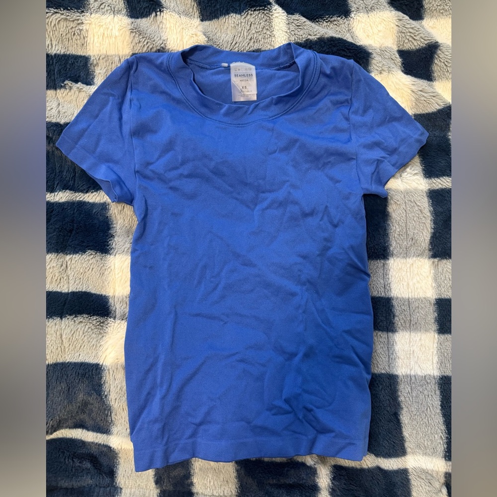 Aritzia seamless top!!